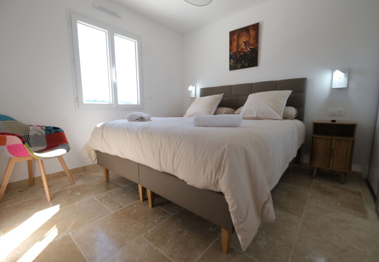 Villa in Saint Remy de Provence - Air-conditioned villa heated pool Alpilles view St-Rémy