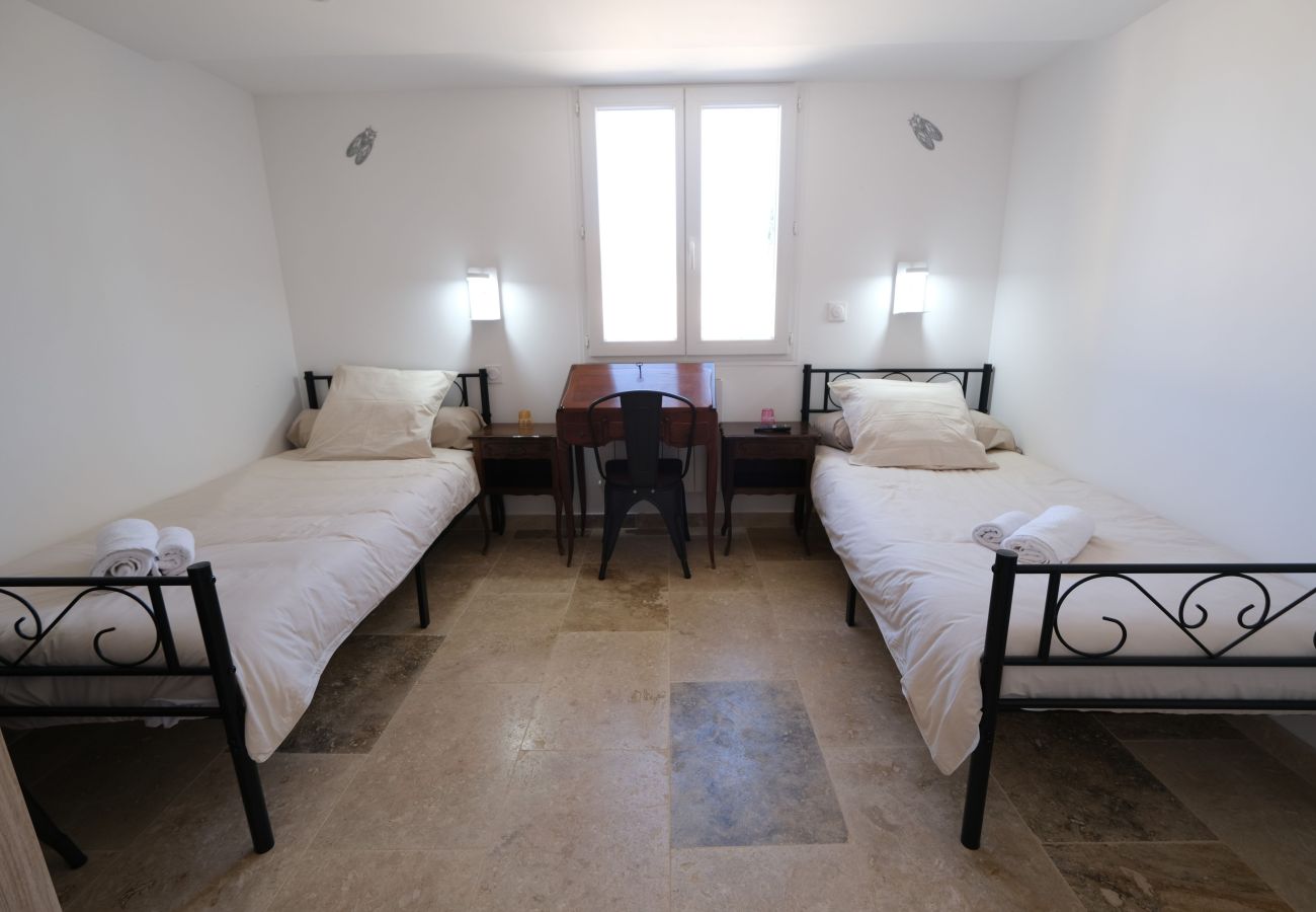 Villa in Saint Remy de Provence - Air-conditioned villa heated pool Alpilles view St-Rémy