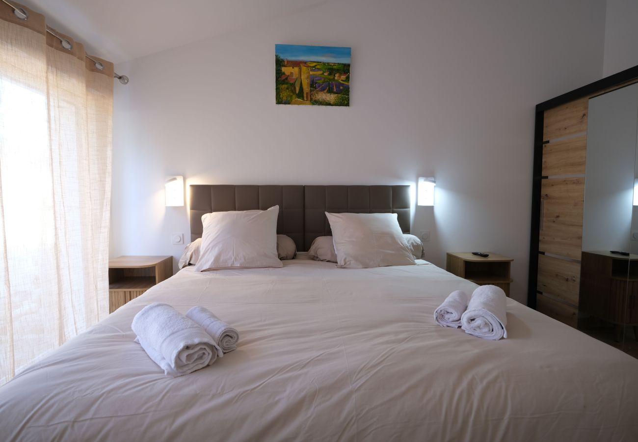 Villa in Saint Remy de Provence - Air-conditioned villa heated pool Alpilles view St-Rémy