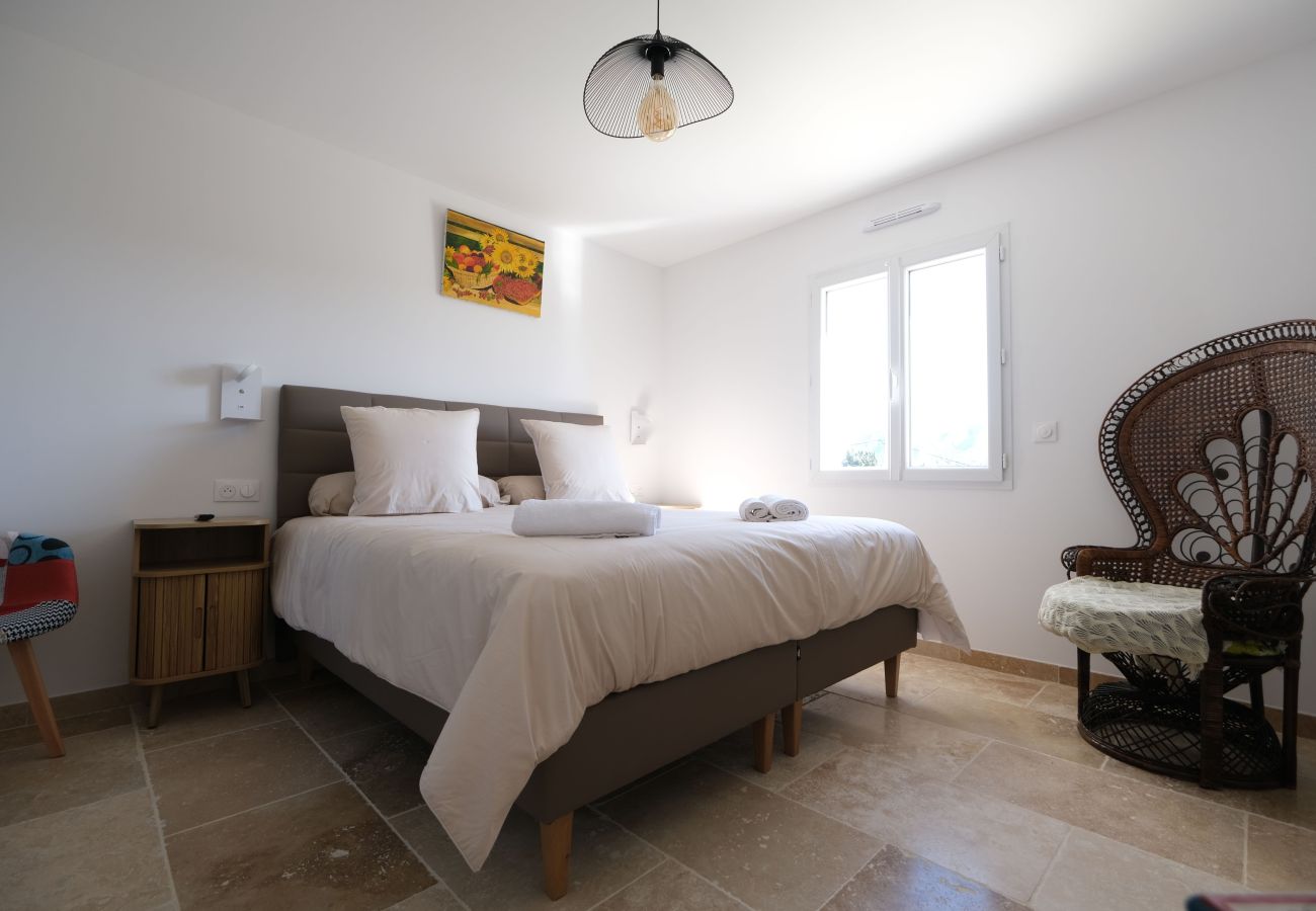 Holiday rental SAINT-RÉMY-DE-PROVENCE villa to rent 5 bedrooms