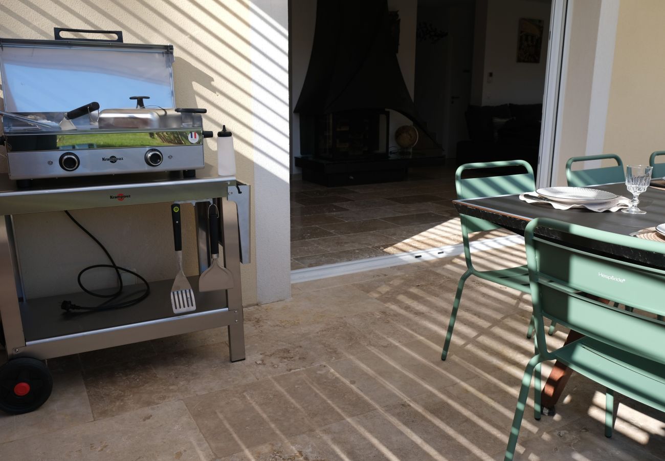 Villa in Saint Remy de Provence - Air-conditioned villa heated pool Alpilles view St-Rémy