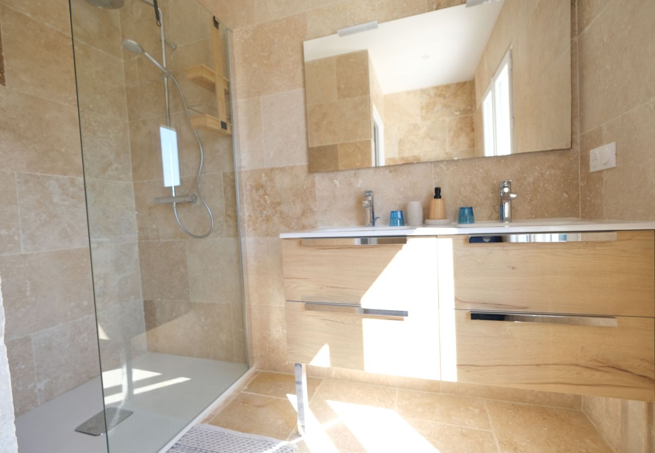 Villa in Saint Remy de Provence - Air-conditioned villa heated pool Alpilles view St-Rémy