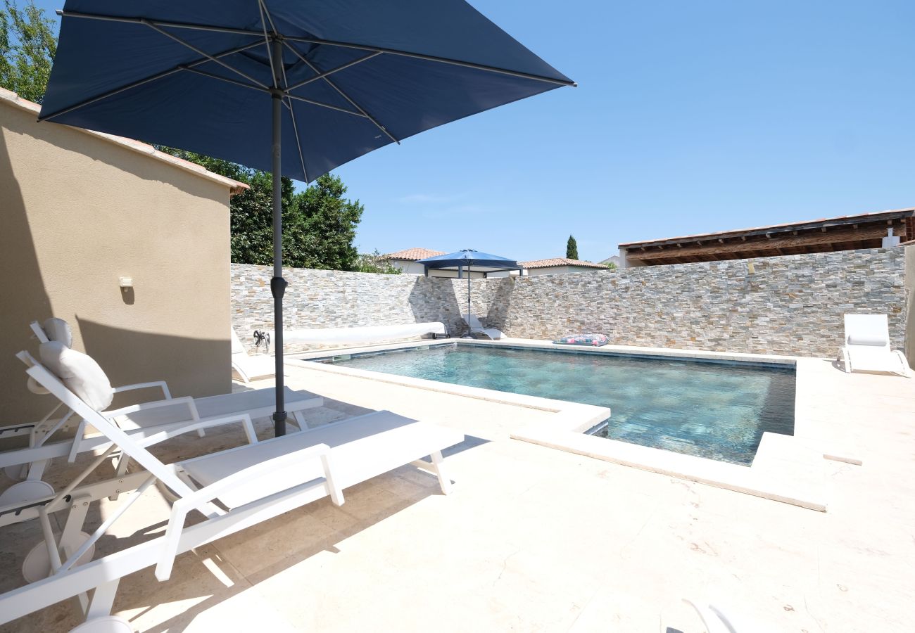 Villa in Salon-de-Provence - 12-Person Villa A/C Heated Pool close Aix Provence
