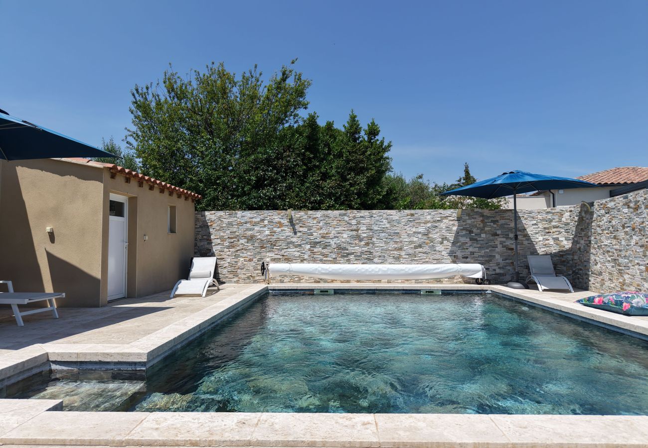 Villa in Salon-de-Provence - 12-Person Villa A/C Heated Pool close Aix Provence
