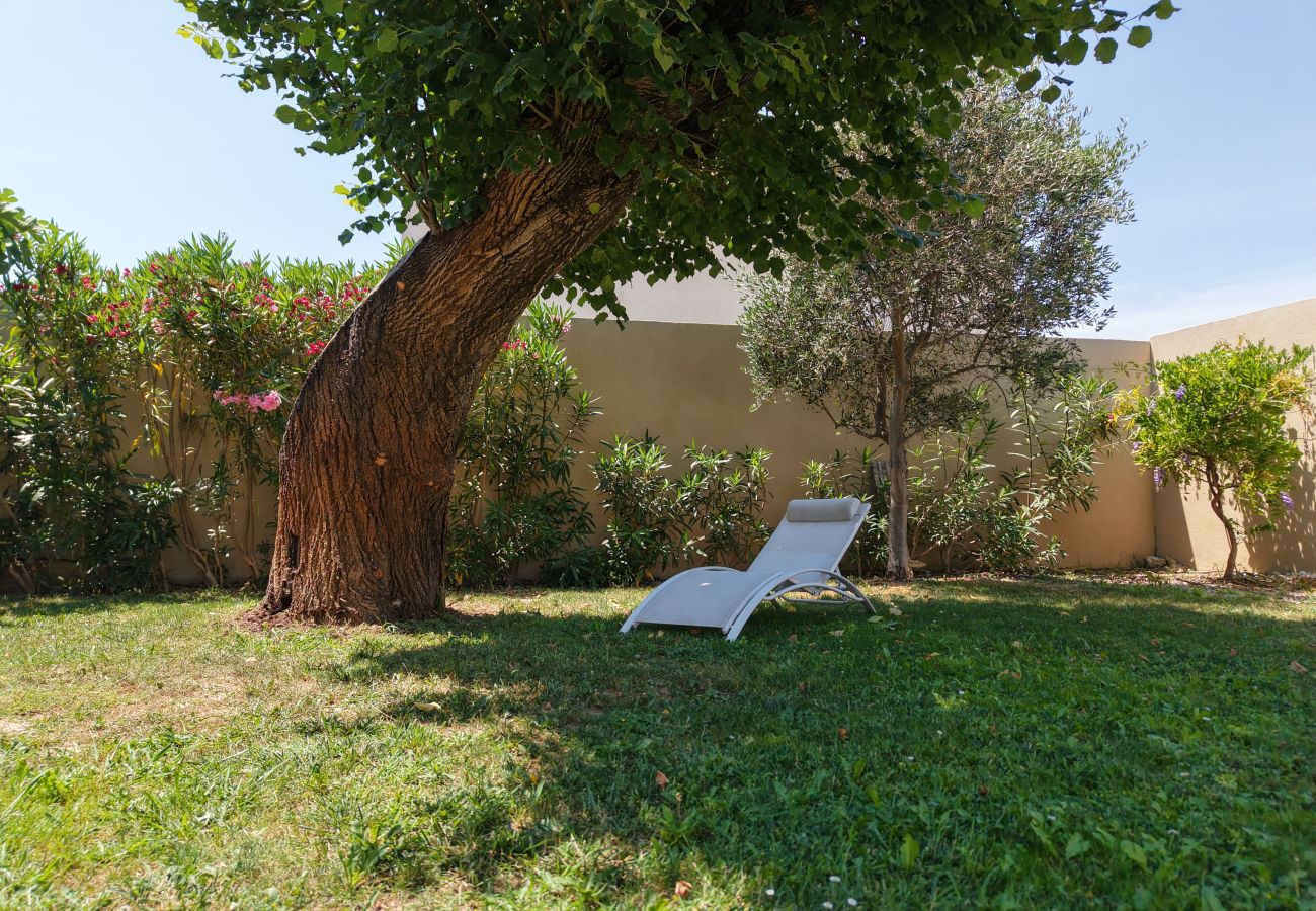 Villa in Salon-de-Provence - 12-Person Villa A/C Heated Pool close Aix Provence