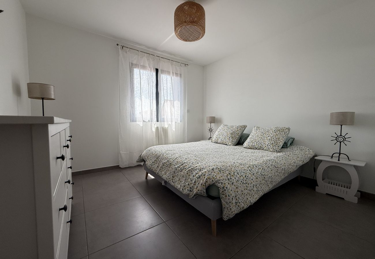 Villa in Salon-de-Provence - 12-Person Villa A/C Heated Pool close Aix Provence