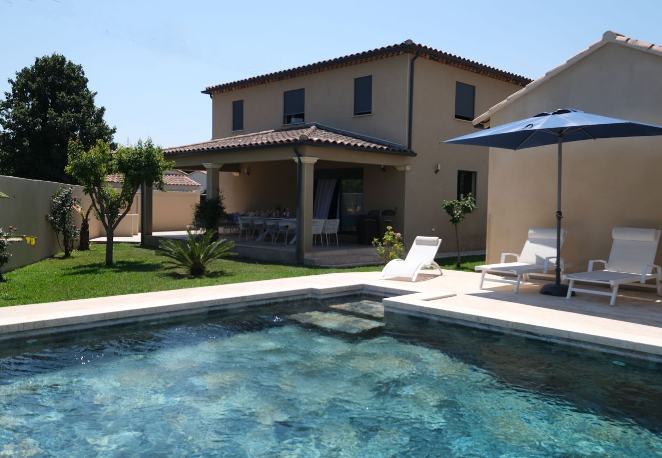 12-Person Villa A/C Heated Pool close Aix Provence