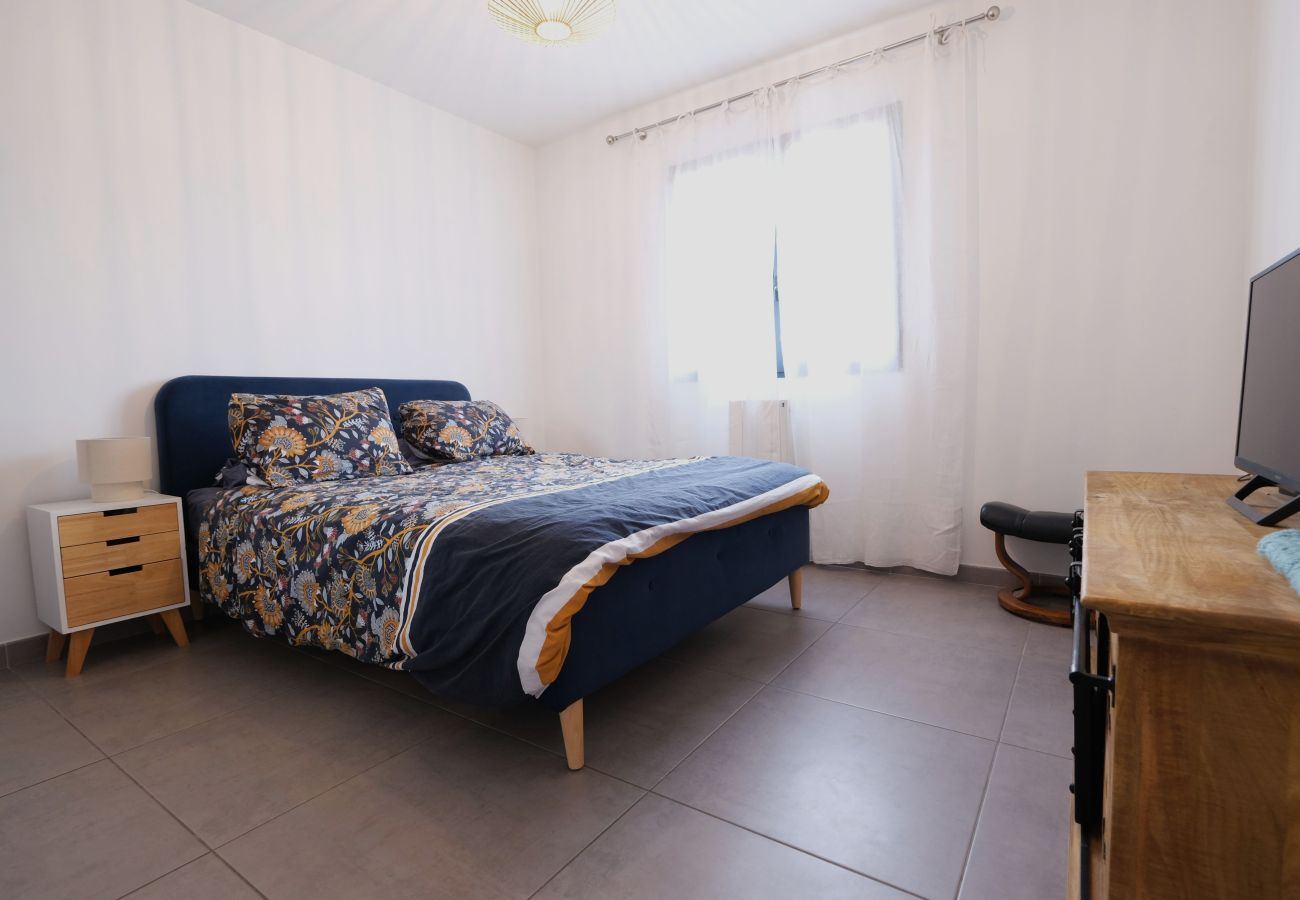 Villa in Salon-de-Provence - 12-Person Villa A/C Heated Pool close Aix Provence