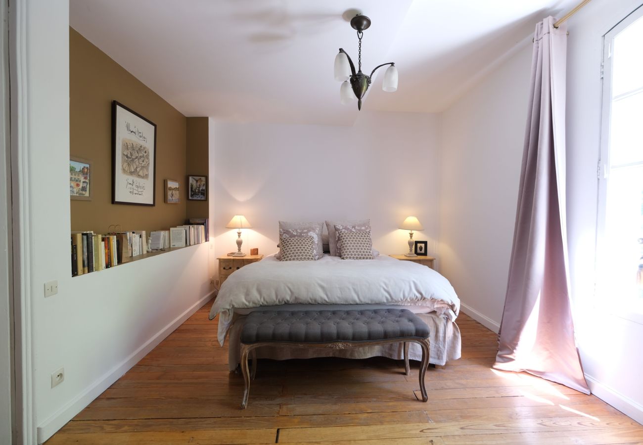 Aix-en-Provence Holiday Rental – Sainte-Victoire View, 5 Bedrooms