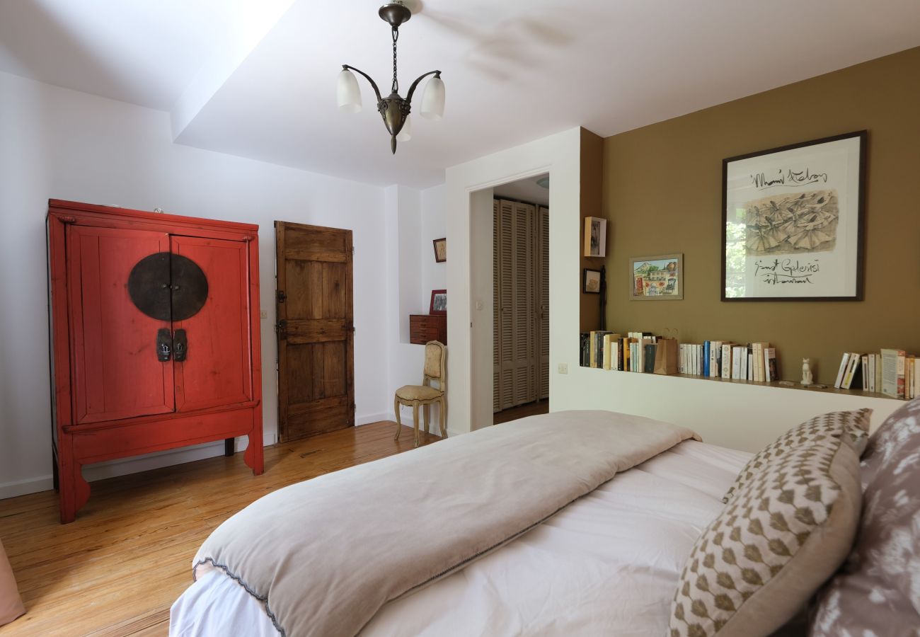 Villa in Saint-Antonin-sur-Bayon - Aix-en-Provence Ste-Victoire View Estate 12x8m Pool