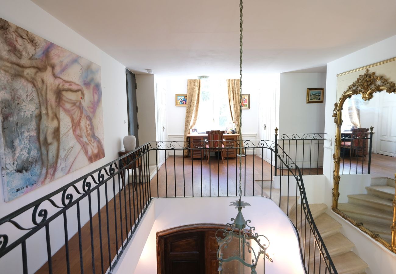 Villa in Saint-Antonin-sur-Bayon - Aix-en-Provence Ste-Victoire View Estate 12x8m Pool