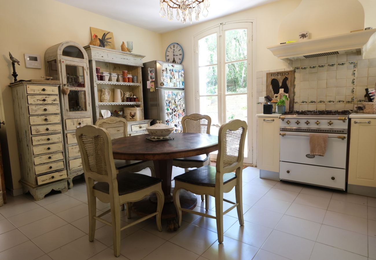 Villa in Saint-Antonin-sur-Bayon - Aix-en-Provence Ste-Victoire View Estate 12x8m Pool