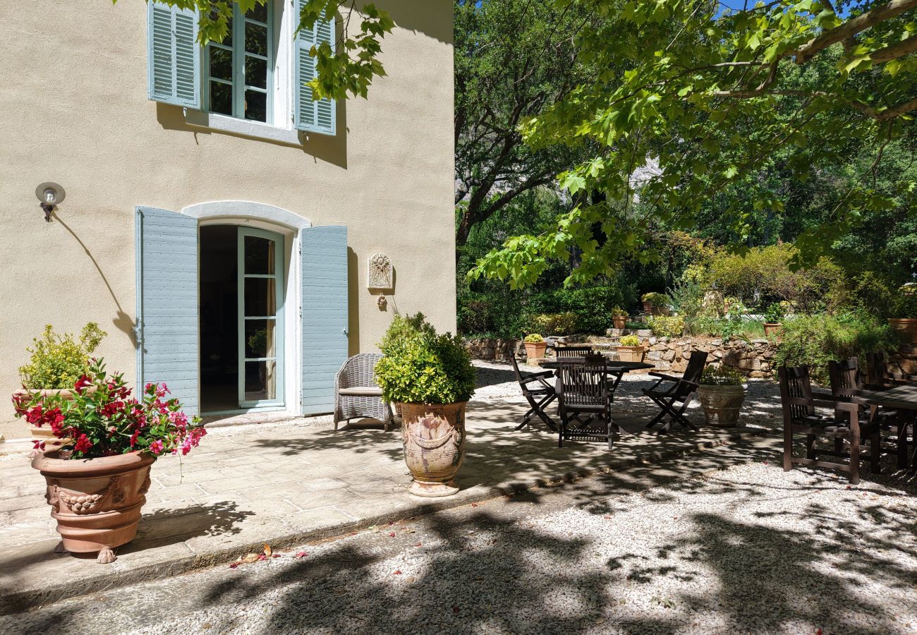 Villa in Saint-Antonin-sur-Bayon - Aix-en-Provence Ste-Victoire View Estate 12x8m Pool