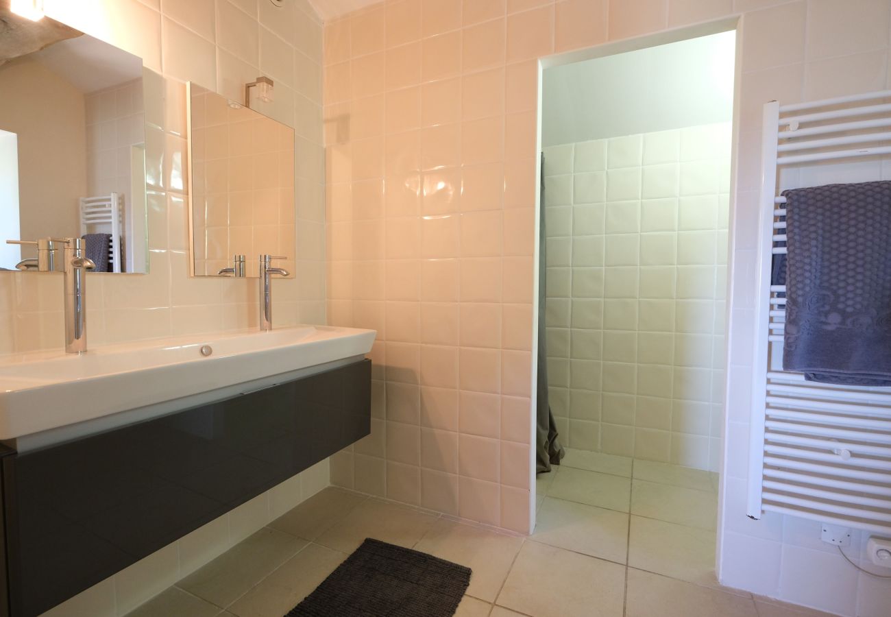 Provence farmhouse rental in Maussane-les-Alpilles 4 bathrooms