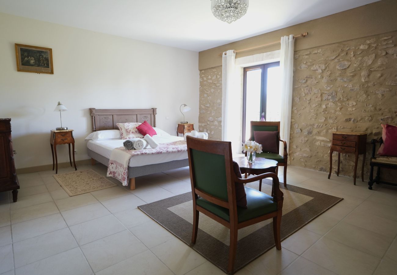 Villa in Maussane-les-Alpilles - Farmhouse & Pool, Views Maussane-les-Alpilles, 10 pax