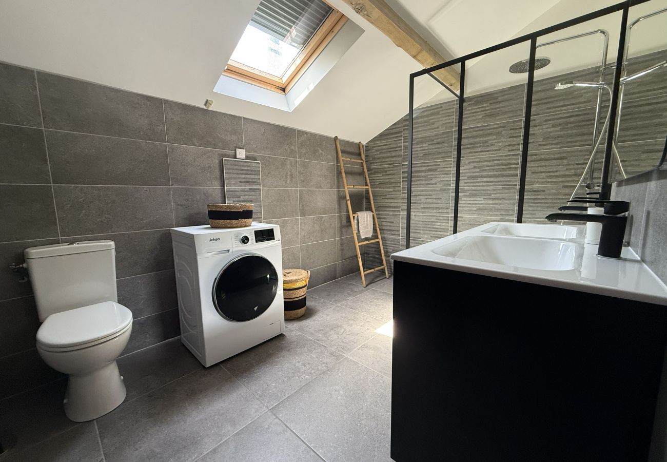 Air-Conditioned Villa with Pool, 1 Bathroom  Carpentras