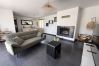 Villa in Carpentras - Modern Villa, Pool, Ventoux View, 6 Guests, Carpentras