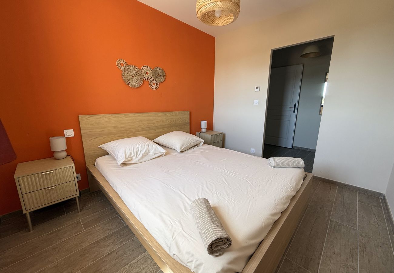 Villa in Paradou - Family villa with pool, sleeps 8, Maussane-les-Alpilles
