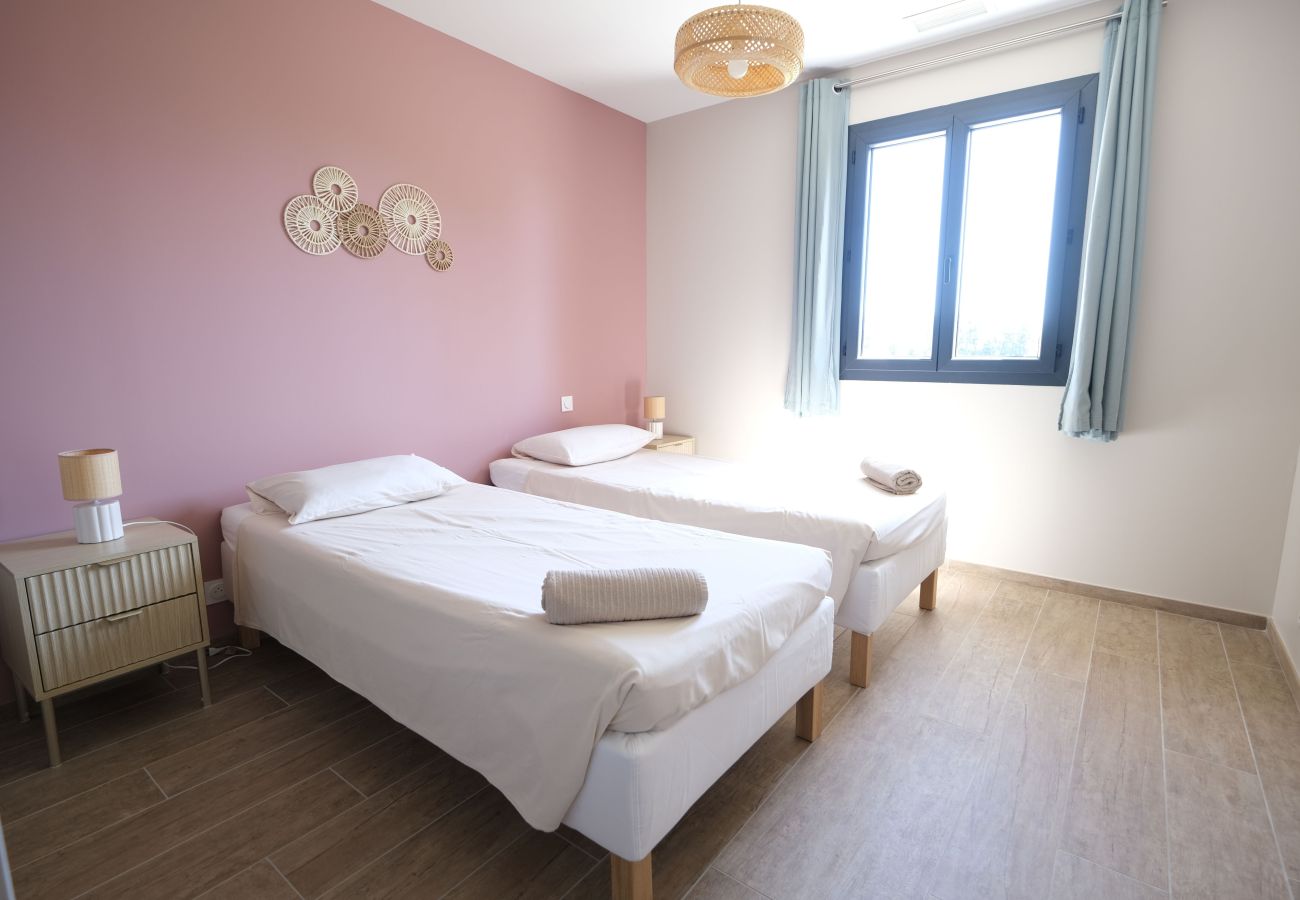 Villa in Paradou - Family villa with pool, sleeps 8, Maussane-les-Alpilles