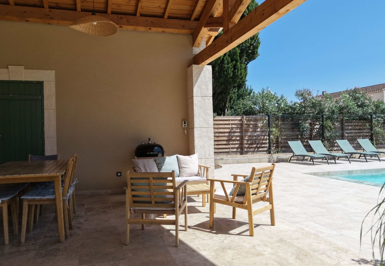Villa in Paradou - Family villa with pool, sleeps 8, Maussane-les-Alpilles