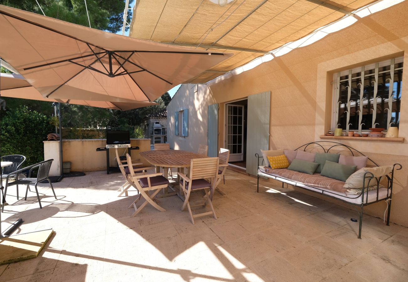 Villa in La Motte-d´Aigues - Air-co villa, Luberon views, heated pool, sleeps 8