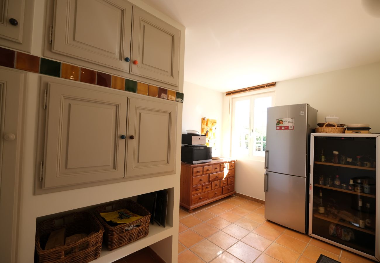 Villa in La Motte-d´Aigues - Air-co villa, Luberon views, heated pool, sleeps 8