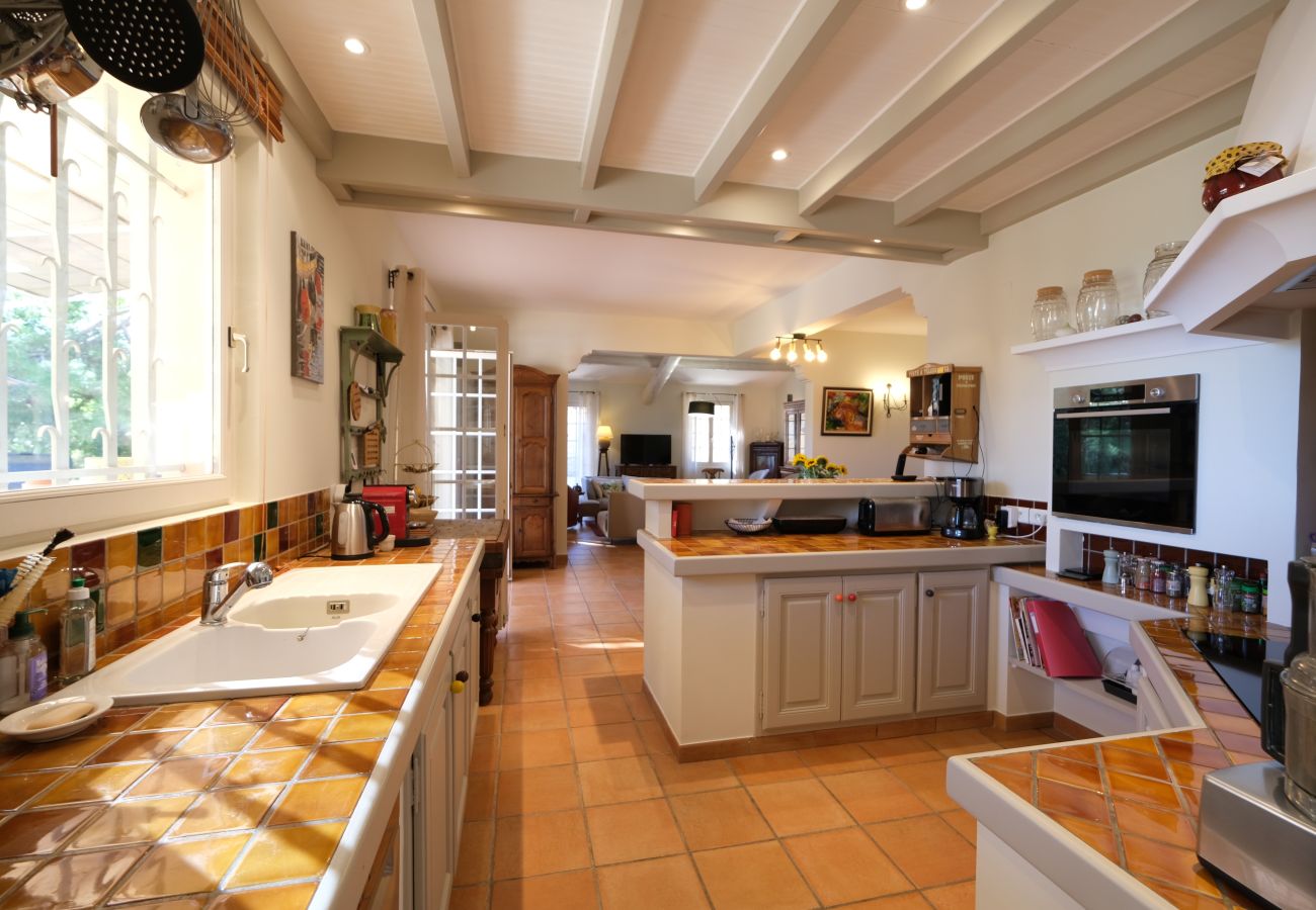 Villa in La Motte-d´Aigues - Air-co villa, Luberon views, heated pool, sleeps 8