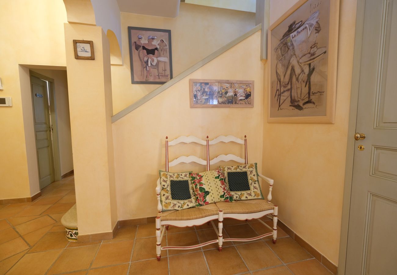 Villa in La Motte-d´Aigues - Air-co villa, Luberon views, heated pool, sleeps 8