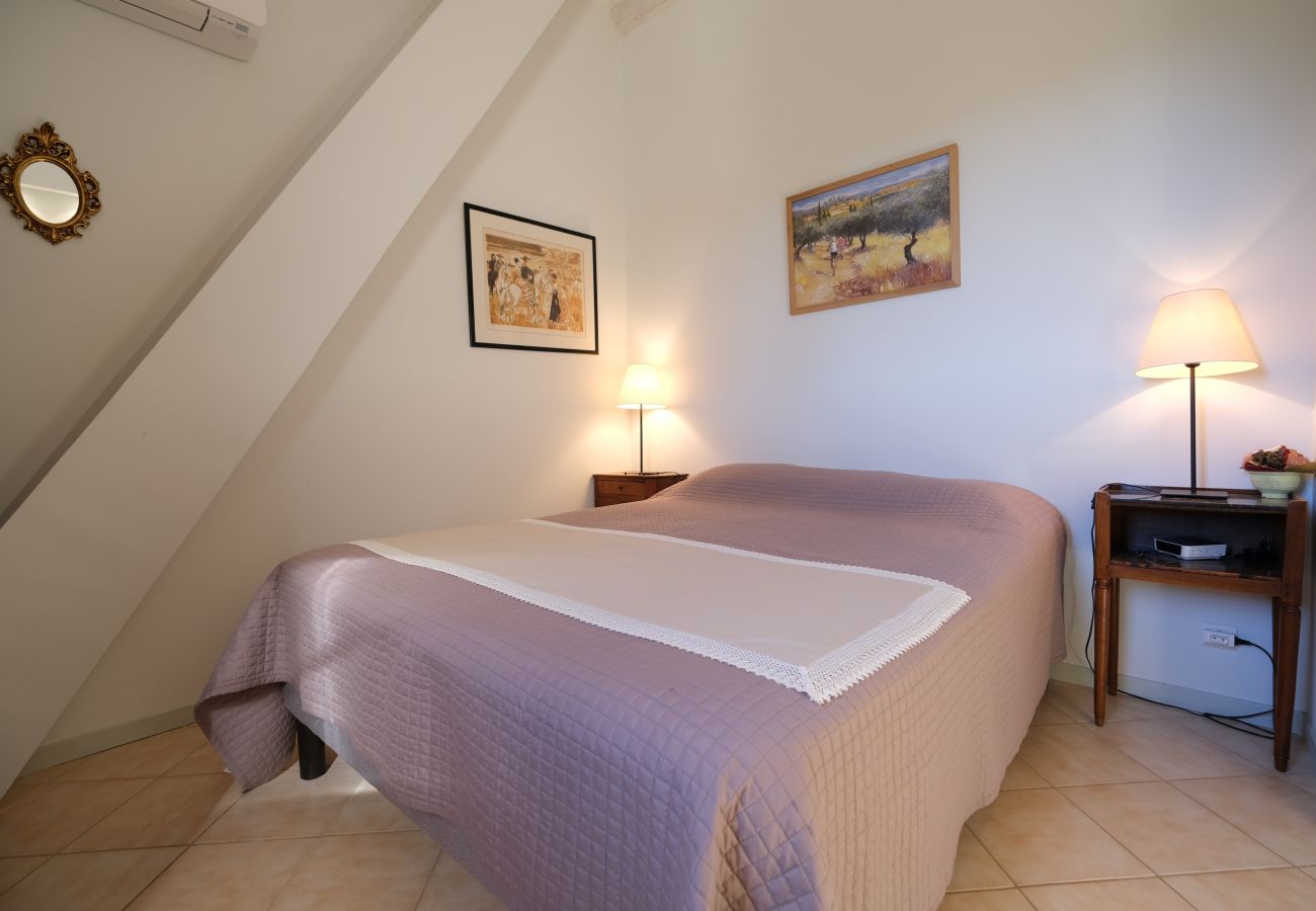 Villa in La Motte-d´Aigues - Air-co villa, Luberon views, heated pool, sleeps 8
