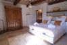 Villa in Mallemort - Provençal Mas, Pool, Luberon Views, Sleeps 10, Near Aix