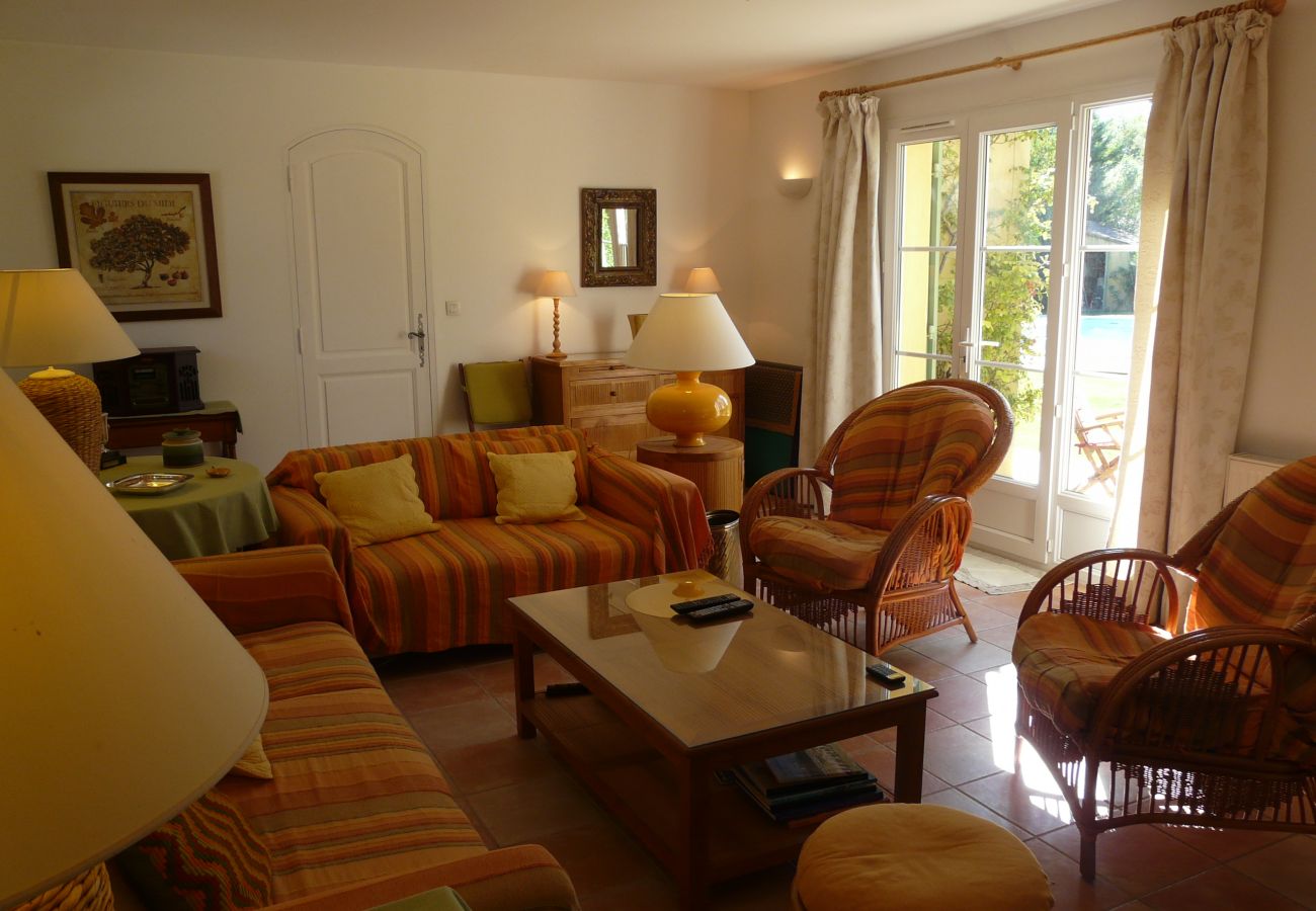 Villa à Mouriès - Location vacances maison piscine mouries LS1-140.