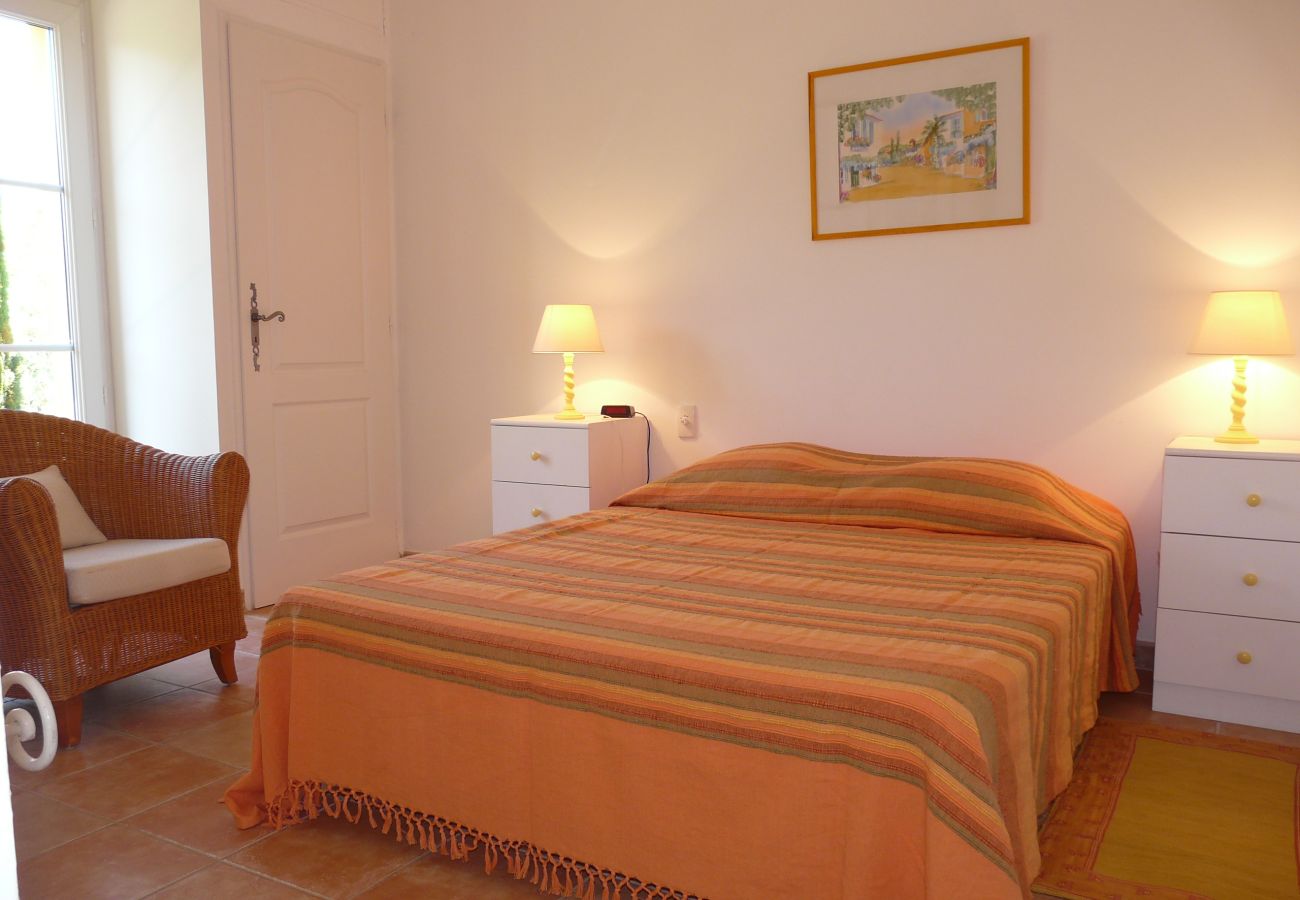 Villa à Mouriès - Location vacances maison piscine mouries LS1-140.
