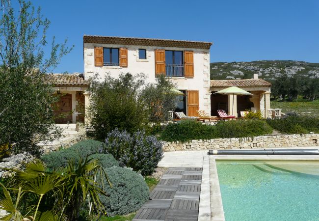 Villa à Mouriès - Location vacances maison piscine MOURIES LS1-174. Villa à Mouriès - Location vacances maison piscine MOURIES LS1-174.