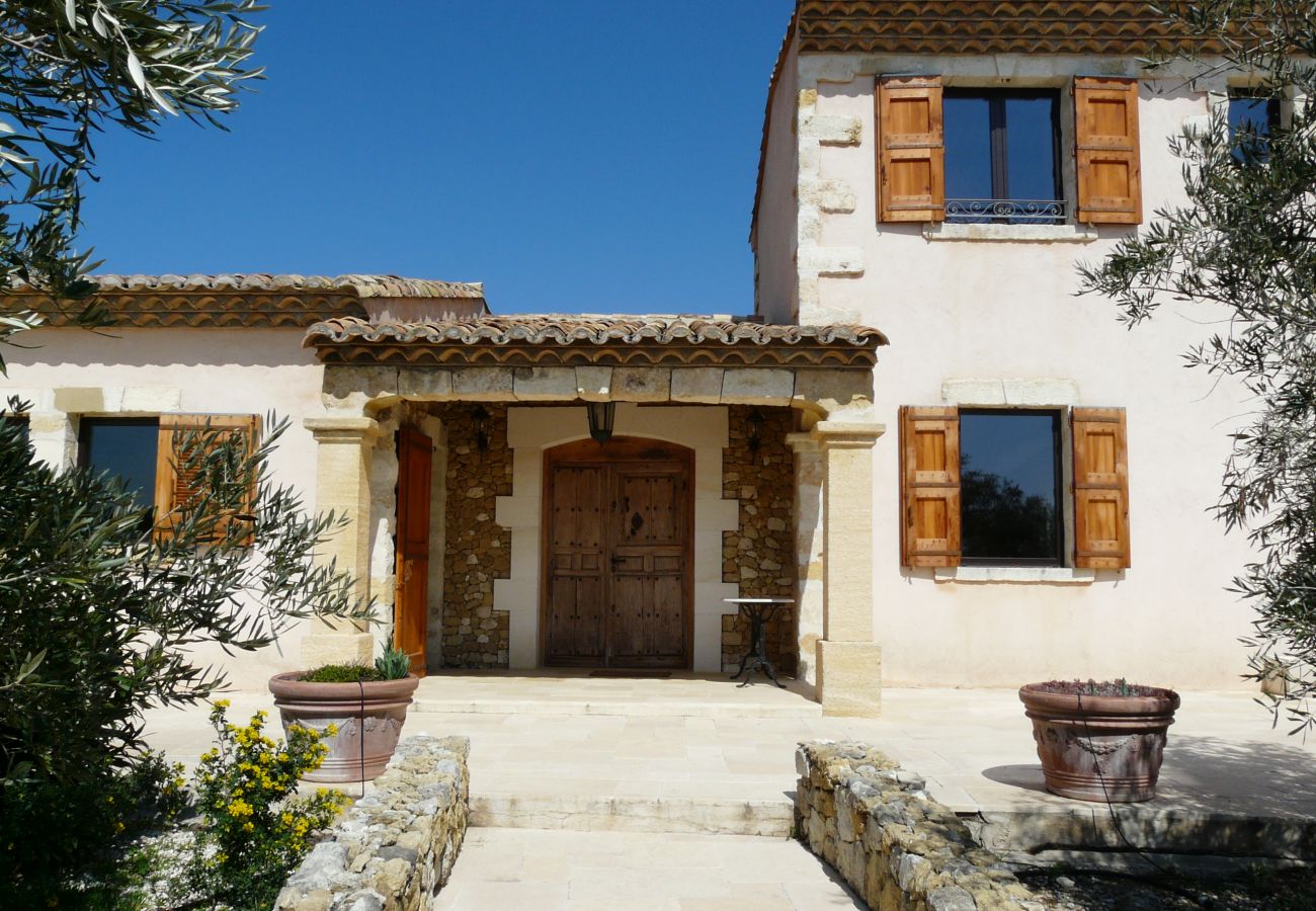 Villa à Mouriès - Location vacances maison piscine MOURIES LS1-174.