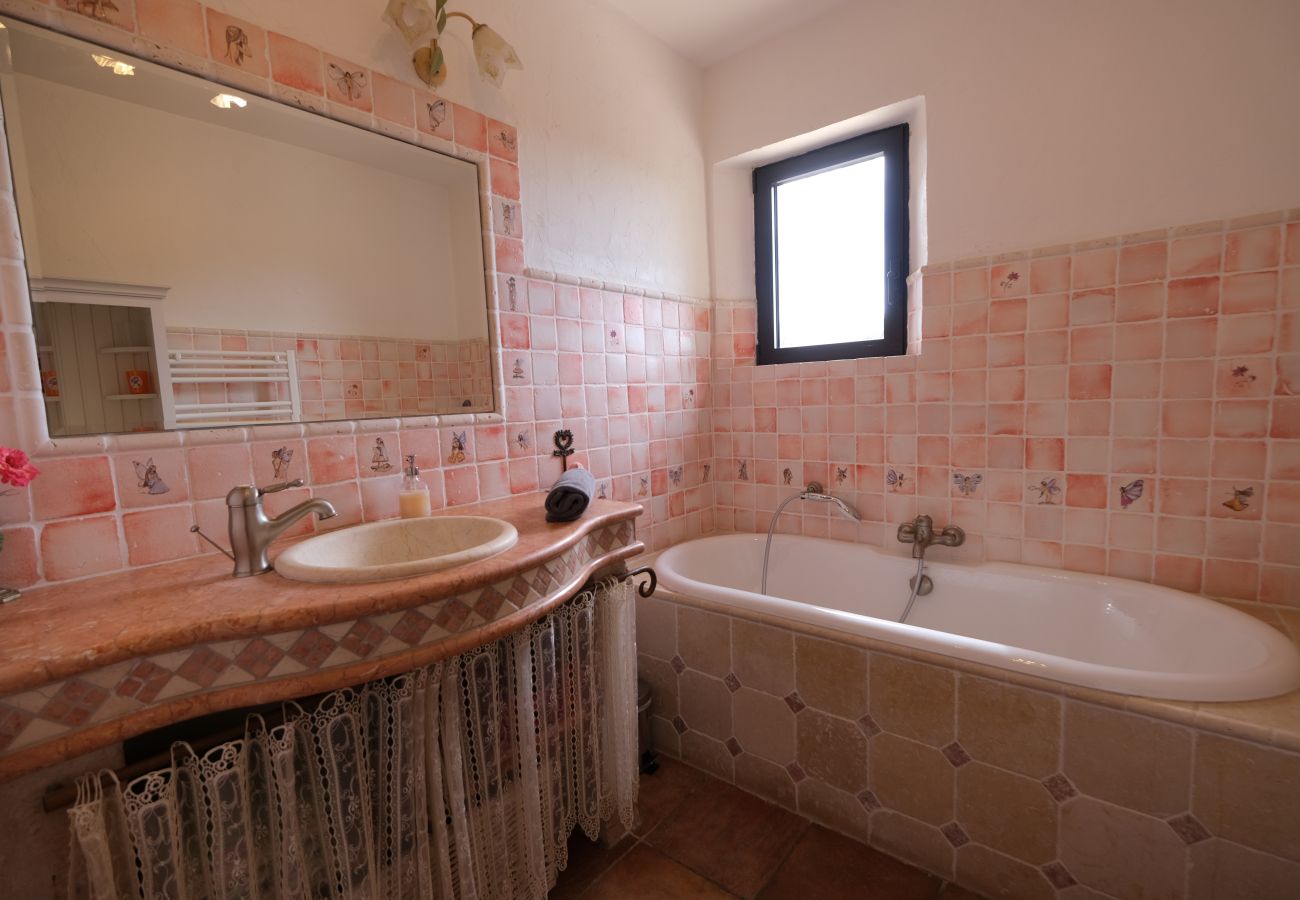 Villa à Mouriès - Location vacances maison piscine MOURIES LS1-174.