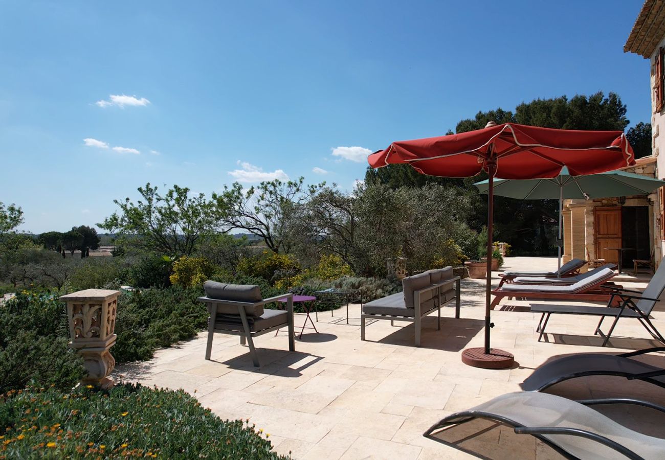 Villa à Mouriès - Location vacances maison piscine MOURIES LS1-174.