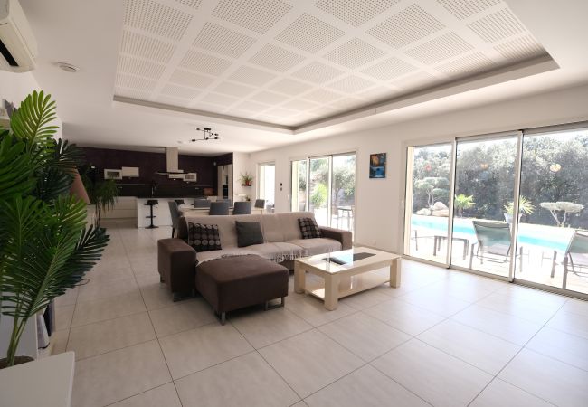 Villa à Aureille - Location vacances maison piscine AUREILLE LS1-300 Villa à Aureille - Location vacances maison piscine AUREILLE LS1-300
