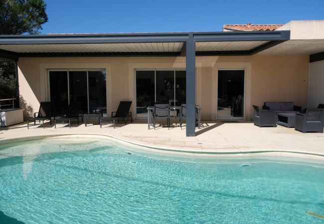 Villa à Aureille - Location vacances maison piscine AUREILLE LS1-300 Villa à Aureille - Location vacances maison piscine AUREILLE LS1-300