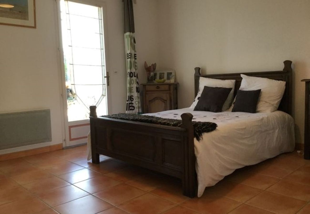 Villa à Mouriès - Location vacances maison piscine MOURIES LS1-298.