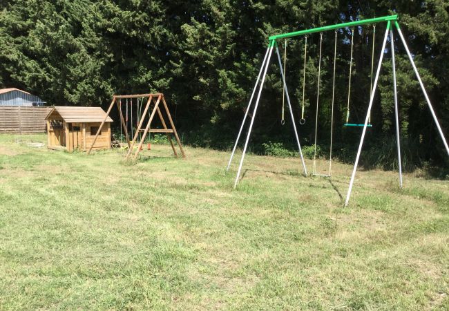 Maison à Fontvieille - Location vacances avec piscine FONTVIEILLE LS1-256. Maison à Fontvieille - Location vacances avec piscine FONTVIEILLE LS1-256.