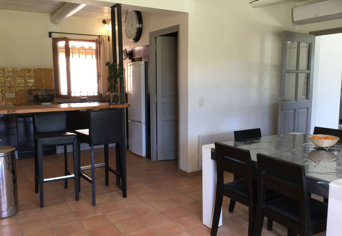 Maison à Fontvieille - Location vacances avec piscine FONTVIEILLE LS1-256.