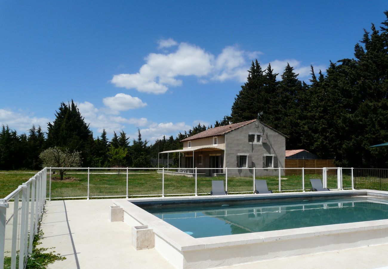 Maison à Fontvieille - Location vacances avec piscine FONTVIEILLE LS1-256.