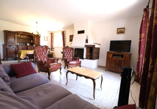Maison à Châteauneuf-le-Rouge - Location vacances CHATEAUNEUF LE ROUGE LS7-80 Maison à Châteauneuf-le-Rouge - Location vacances CHATEAUNEUF LE ROUGE LS7-80