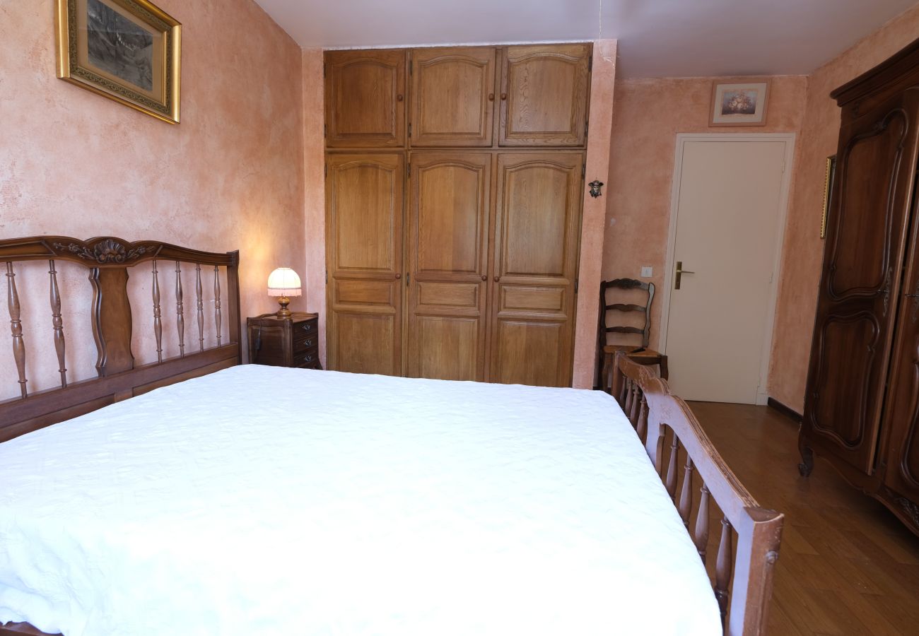 Maison à Châteauneuf-le-Rouge - Location vacances CHATEAUNEUF LE ROUGE LS7-80