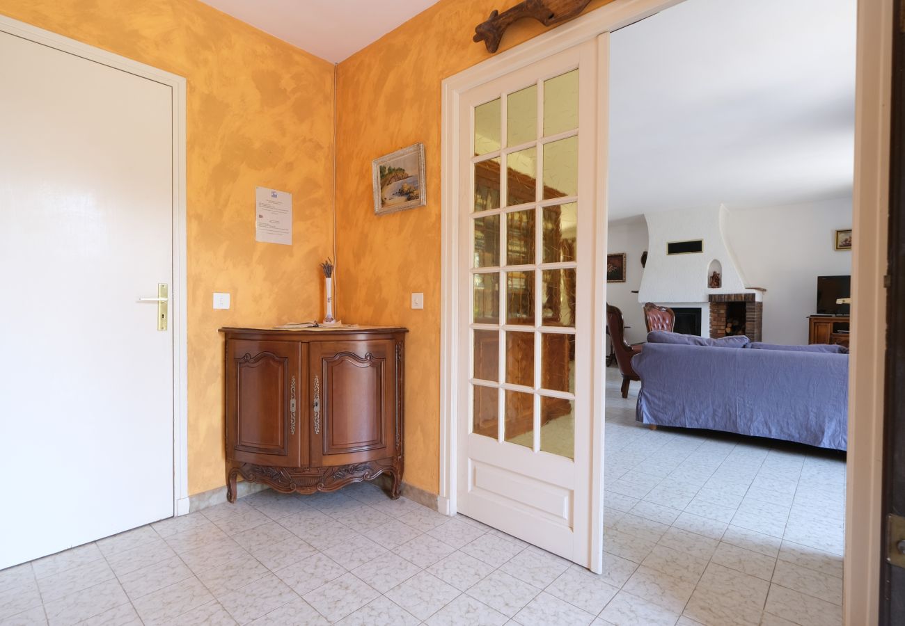 Maison à Châteauneuf-le-Rouge - Location vacances CHATEAUNEUF LE ROUGE LS7-80