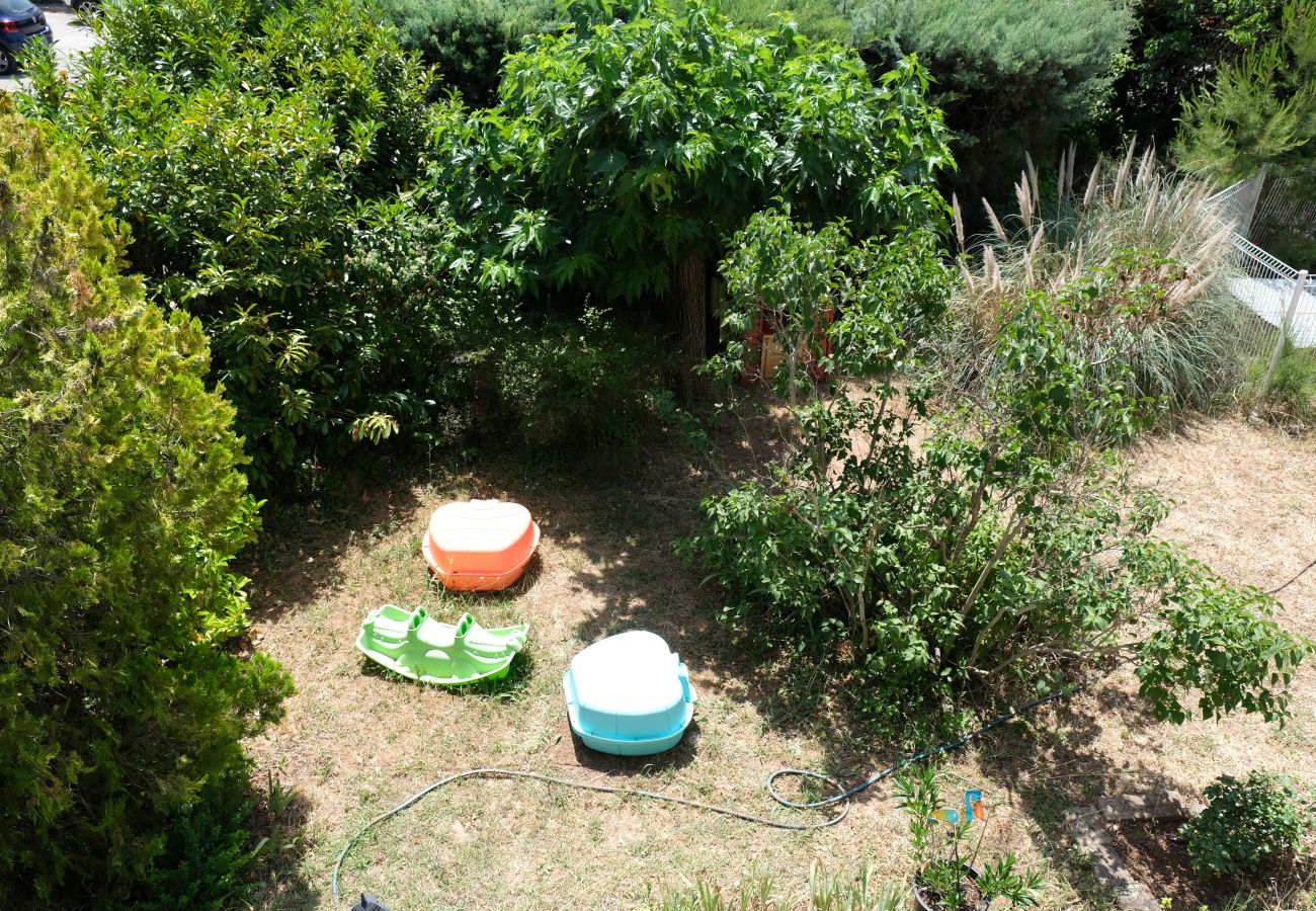 Maison à Châteauneuf-le-Rouge - Location vacances CHATEAUNEUF LE ROUGE LS7-80