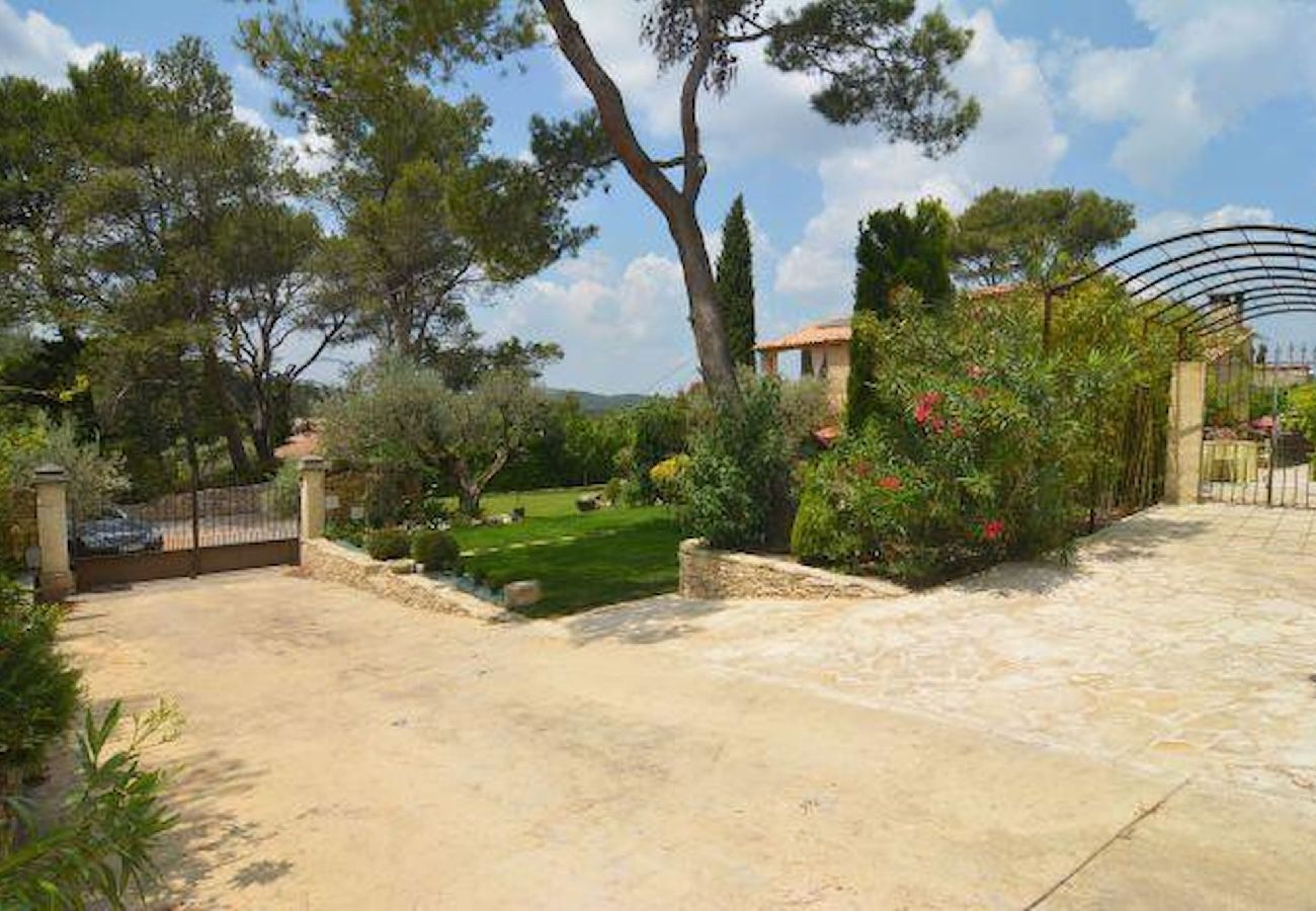 Villa à Orgon - Location vacances maison piscine ORGON LS1-57.