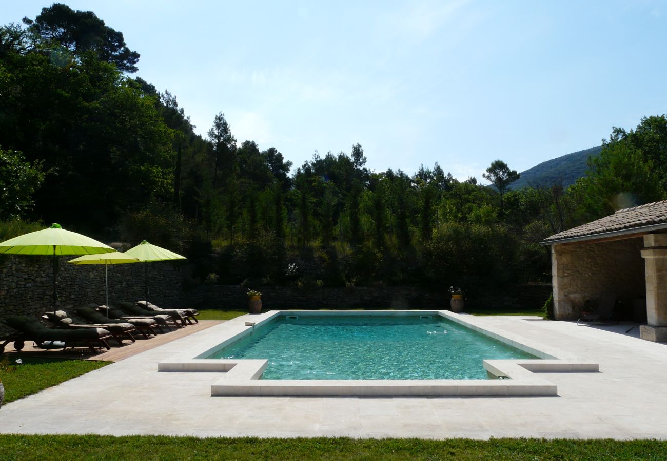 Villa à Lacoste - Location vacances maison piscine LACOSTE LS2-239.