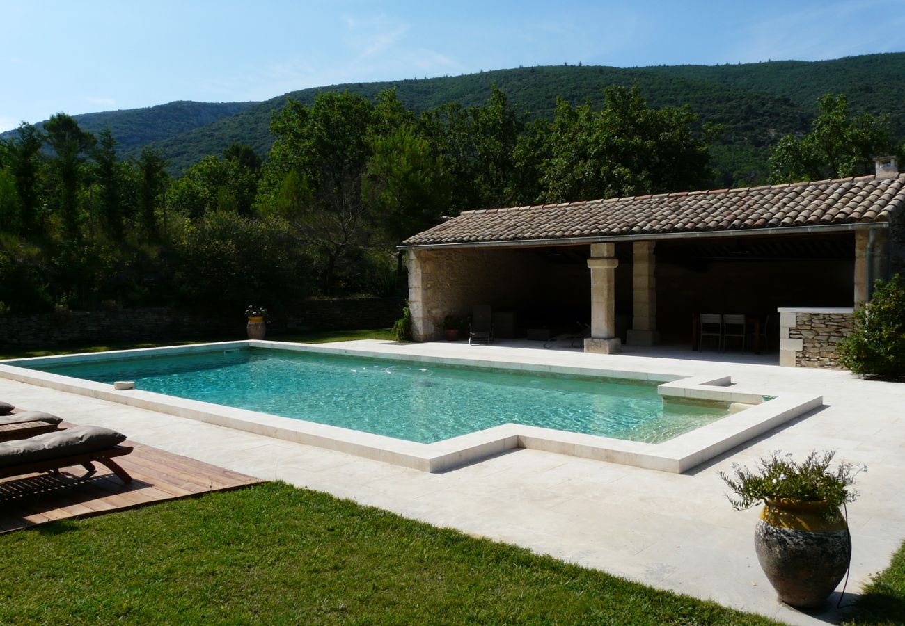 Villa à Lacoste - Location vacances maison piscine LACOSTE LS2-239.