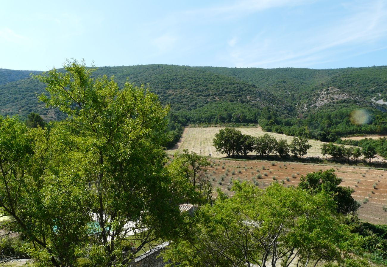 Villa à Lacoste - Location vacances maison piscine LACOSTE LS2-239.